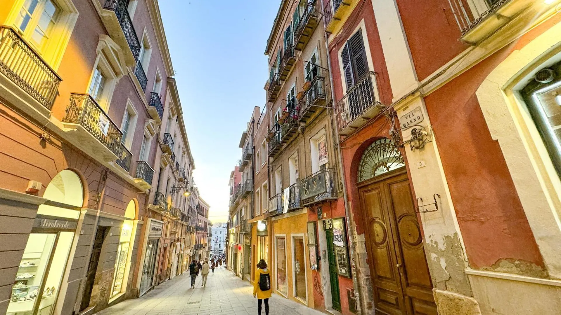 Kalma Via Manno - Central Stay With Stone Walls & Private Cinema Cagliari Italien