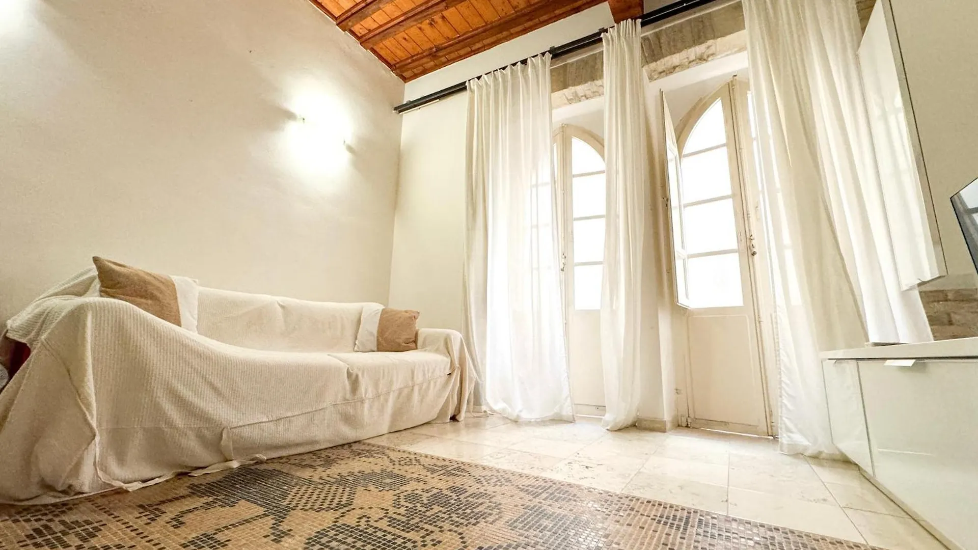 Apartment Kalma Via Manno - Central Stay With Stone Walls & Private Cinema Cagliari